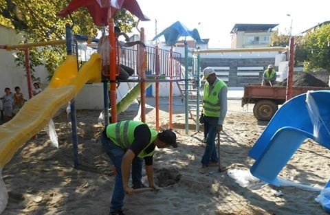 Koçarlı Belediyesi İlçedeki Parkları Bakıma Aldı