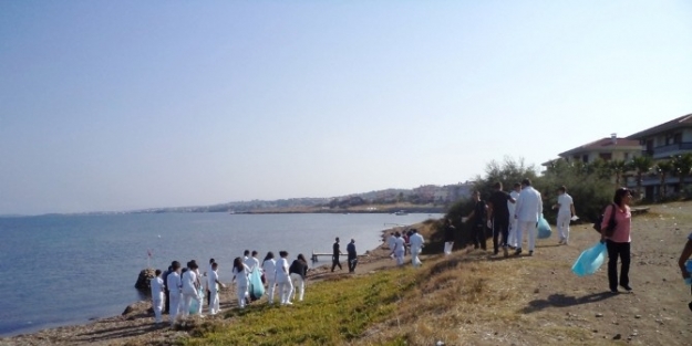 Öğrenciler, Daha Temiz Bir Ayvalık İçin Kolları Sıvadı