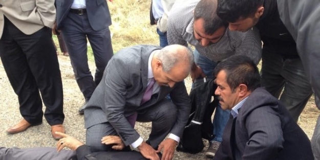 Kazazedelere Doktor Olan Milletvekili Fırat Müdahale Etti