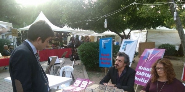 Balıkesirli Yazar, İzmir’deki Hayranlarıyla Buluştu