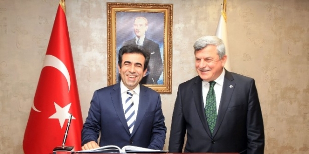 Vali Güzeloğlu’dan Başkan Karaosmanoğlu’na Ziyaret