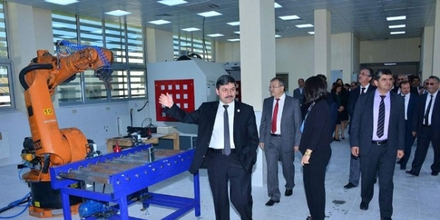 Cbü Deneysel Fen Bilimleri Uygulama Merkezi Açıldı