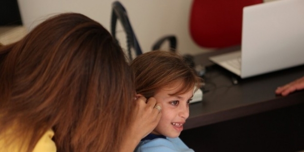 İhh Suriyeli Çocuğu Sevindirdi