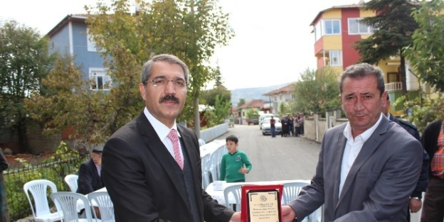 Başkan Bekler’e Plaket