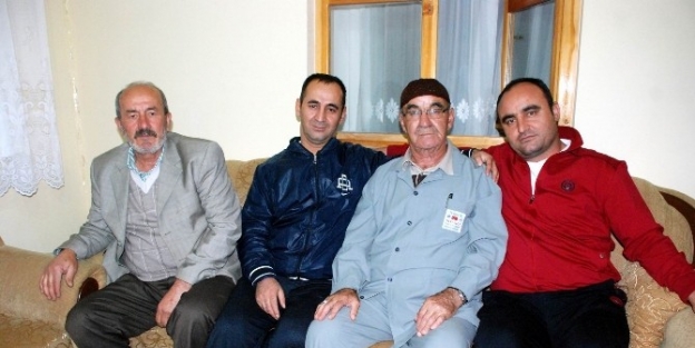 Hacılar Kutsal Topraklardan Dönmeye Başladı