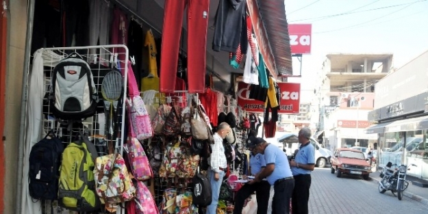 Erdemli Belediyesi Kaldırım İşgallerine Karşı Harekete Geçti