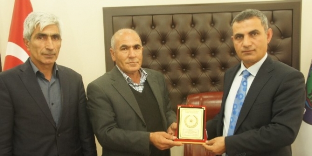 Thk’dan Eş Başkan Yikit’e Teşekkür Plaketi