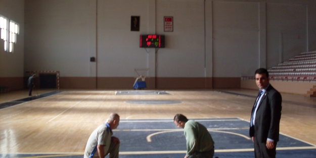 Orhangazi Spor Salonu yenileniyor