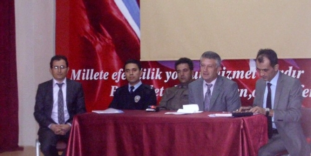 Tuzlukçu’da Taşımalı Okul Servis Şoförleri Bilgilendirildi