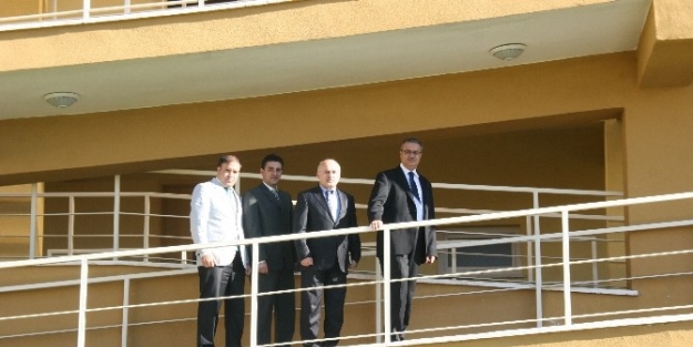 Vali Huzur Evi Ve Sevgi Evlerini Gezdi