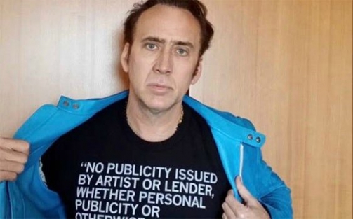 Ünlü aktör kendi filmini protesto etti