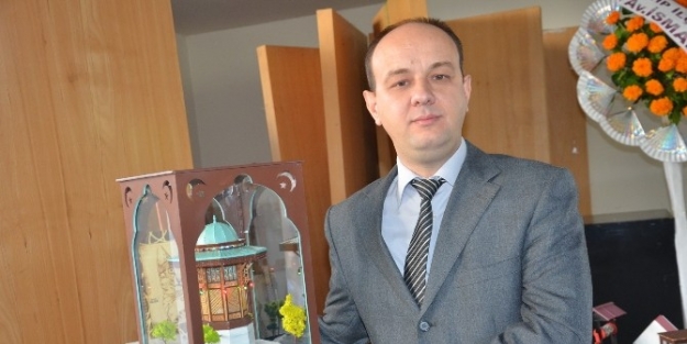 Akhisar’da Ahşap Hediyelik Eşya Sergisi Açıldı