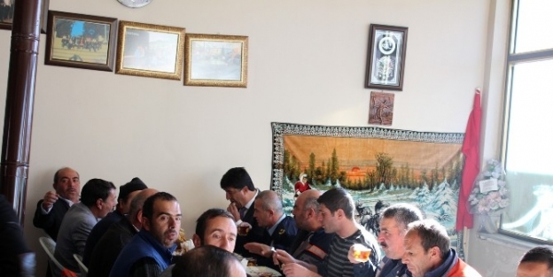 Tur Yay Der Asfalt Personeline Sabah Kahvaltısı Verdi