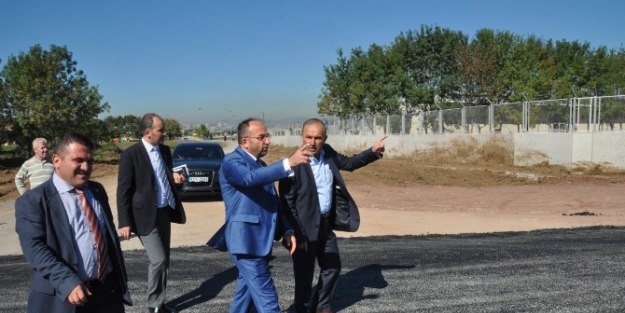 Başkan Üzülmez, Asfaltlama Çalişmalarini Denetledi