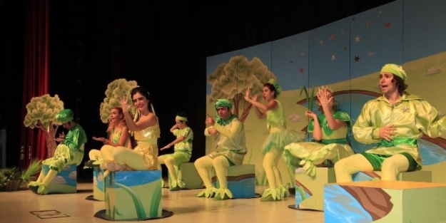 Gebzeli Çocuklar, ‘yıldız Çalan Kurbağa’ İle Eğlendiler