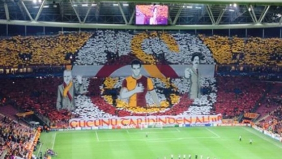 G.Saray taraftarın alkışlı protesto