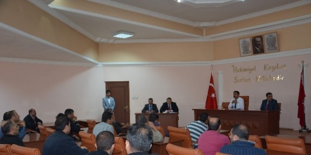 Başkan Yardımcısı Özdemir Halk Gününde Esnaflarla Görüştü