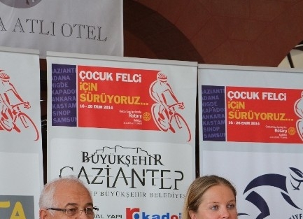 Bisikletçilerin Ankara Startını Gaziantep Milletvekili Mehmet Erdoğan Verdi