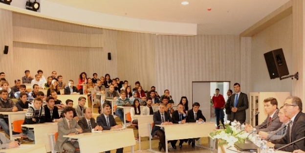 Rektör Güvenç, Öğrencileri Dinledi