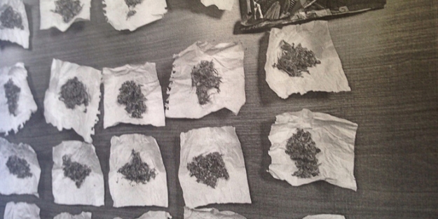 Parkta esrar satışına polis darbesi!