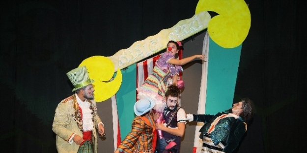 "ayışığı Sirki" Küçük Seyircilerle Buluştu