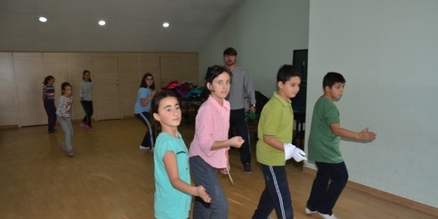 Eskrim’de Kılıçlar Çekildi