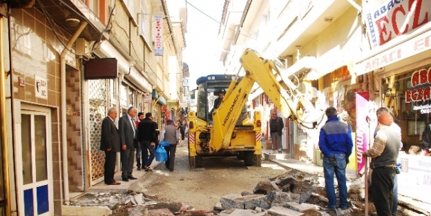 Tosya’da Parke Çalişmalari Aralıksız Sürüyor