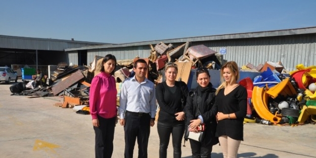 Kartepe Atık Getirme Merkezi İlgi Odağı Oldu