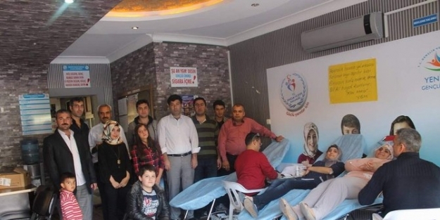 Yenişehir Gençlik Merkezi Üyeleri Kan Verdi