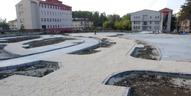 Çevre Bakanlığı, Taşköprü’de Parkın Yapımına Başladı