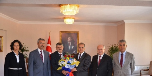 Ptt Çalişanlari Vali Tapsız’ı Ziyaret Etti