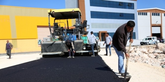 Halıcılar Sitesi’nde Yol Açma Ve Sıfır Asfalt Çalismasi