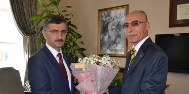 Manisa Ptt’den Vali Bektaş’a Ziyaret