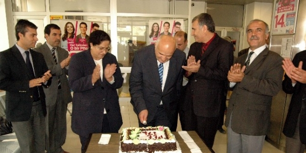 174. Yıl Pastası Kesildi