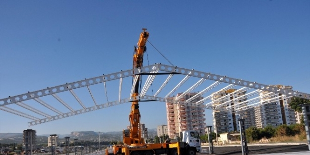 Erdemli’de Kapalı Pazar Yeri Ve Otopark Kasım’da Hizmete Girecek