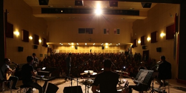Müziksel Faaliyetler Topluluğu Konser Verdi