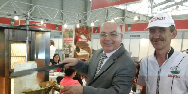 Saanen’lerin Babası’ndan Keçi Peyniri Döneri!