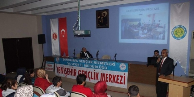 Gençlik Merkezi’nden Üniversitelilere Seminer