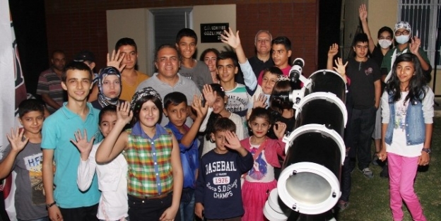 Lösemili Çocuklar Gökyüzünü İnceledi