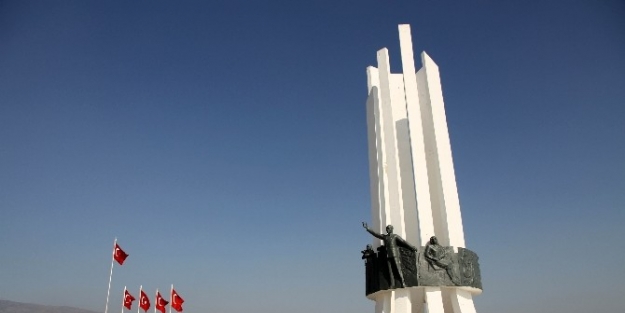 Karşıyaka’ya "stratejik Araştırma Merkezi"