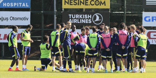 Fenerbahçeli futbolcular apar topar toplandı!