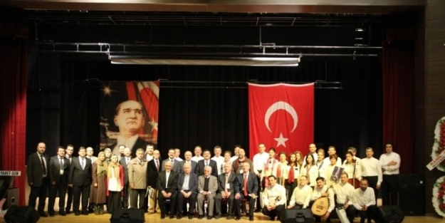 Ahmet Karaaslan: Dünyada Huzur Arayan Mevlana’yı Örnek Alsın