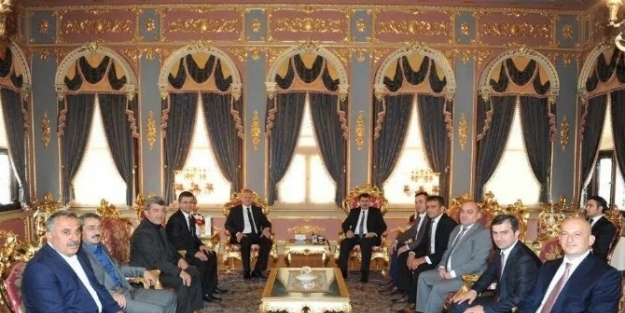 Düzce İli Belediye Başkanları Vasip Şahin’i Ziyaret Ettiler