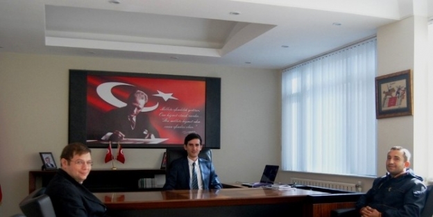 Selendi’de Ptt’ciler Kaymakam Meşeli’yi Ziyaret Etti