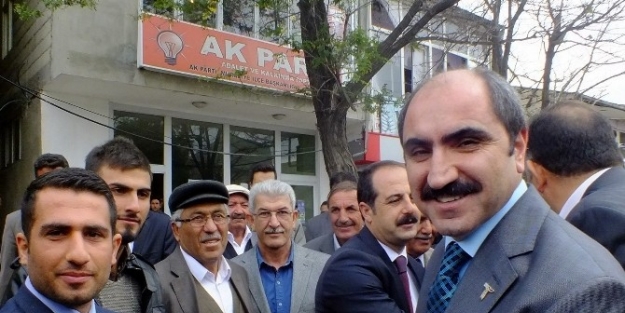 Ak Parti İl Başkanı Zahir Soğanda, Ak Parti Muradiye İlçe Gençlik Kolları Başkanı’nı Ziyaret Etti