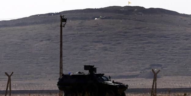 IŞİD bayrağını indirip o bayrağı astılar