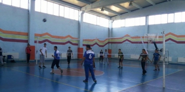Hisarcık’ta Voleybol Turnuvası