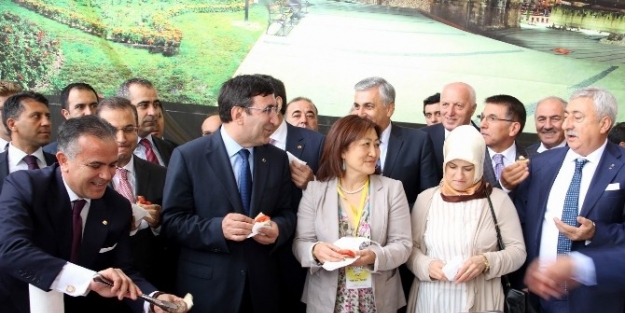 Sivas Köftesi Yöresel Ürünler Fuarında Tanıtıldı