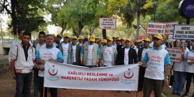 Sağlıklı Yaşama Dikkat Çekmek İçin Yürüdüler