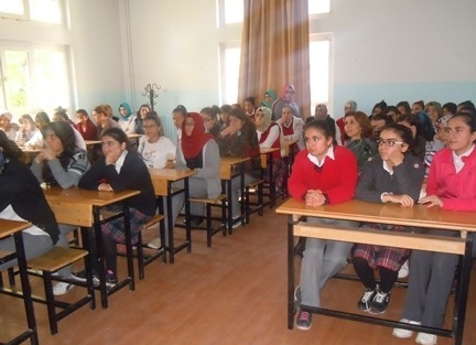 Öğrencilere Madde Kullanımı Semineri Verildi